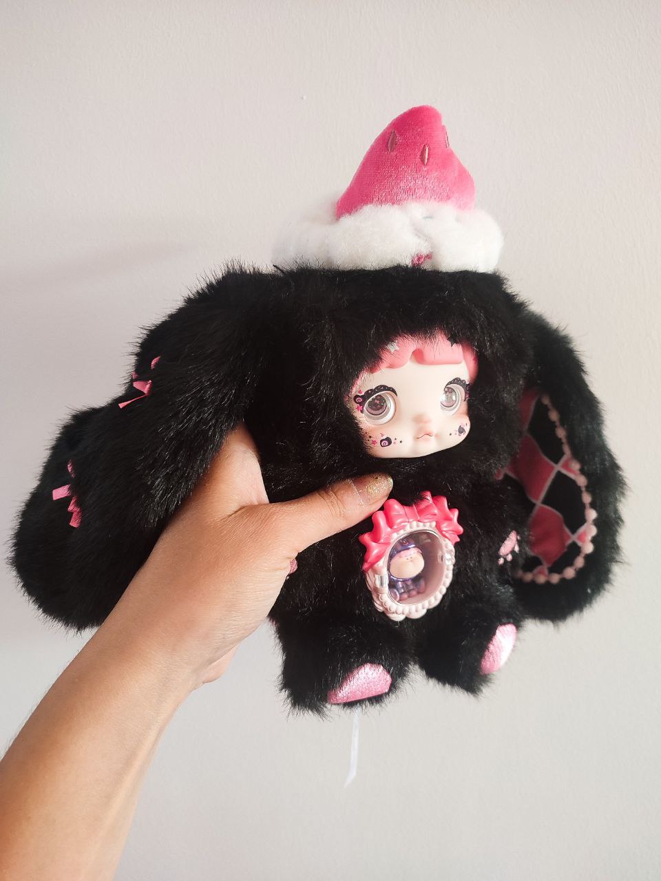 Nommi One Bite Sweetheart BlackBerry Rolls – Plush Doll (SECRET) - Secret Garden Collectibles